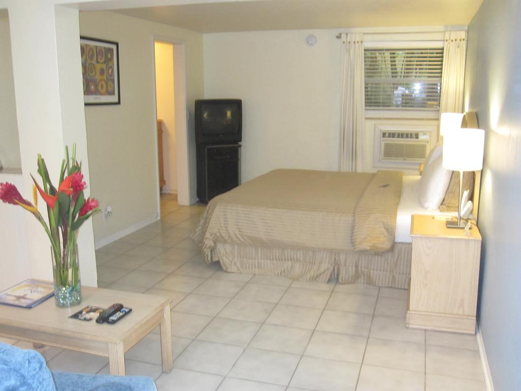 Elysium Resort - Clothing Optional Gay Men'S Guesthouse (Adults Only) Fort Lauderdale Room photo